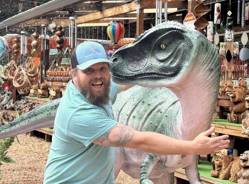 DV w/ Dino